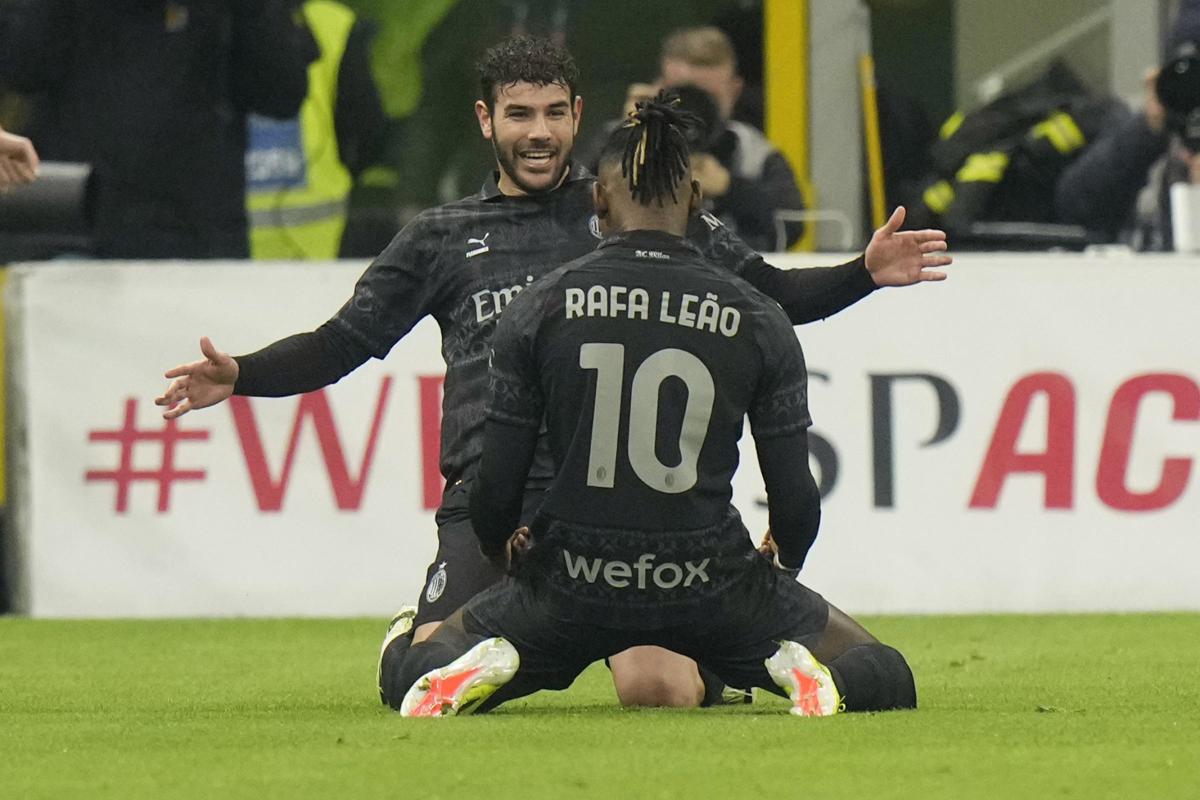Milan-Napoli, decide Theo Hernandez ma… chiesti 4 rigori: LA MOVIOLA Milan-Napoli, decide Theo Hernandez ma… chiesti 4 rigori: LA MOVIOLA