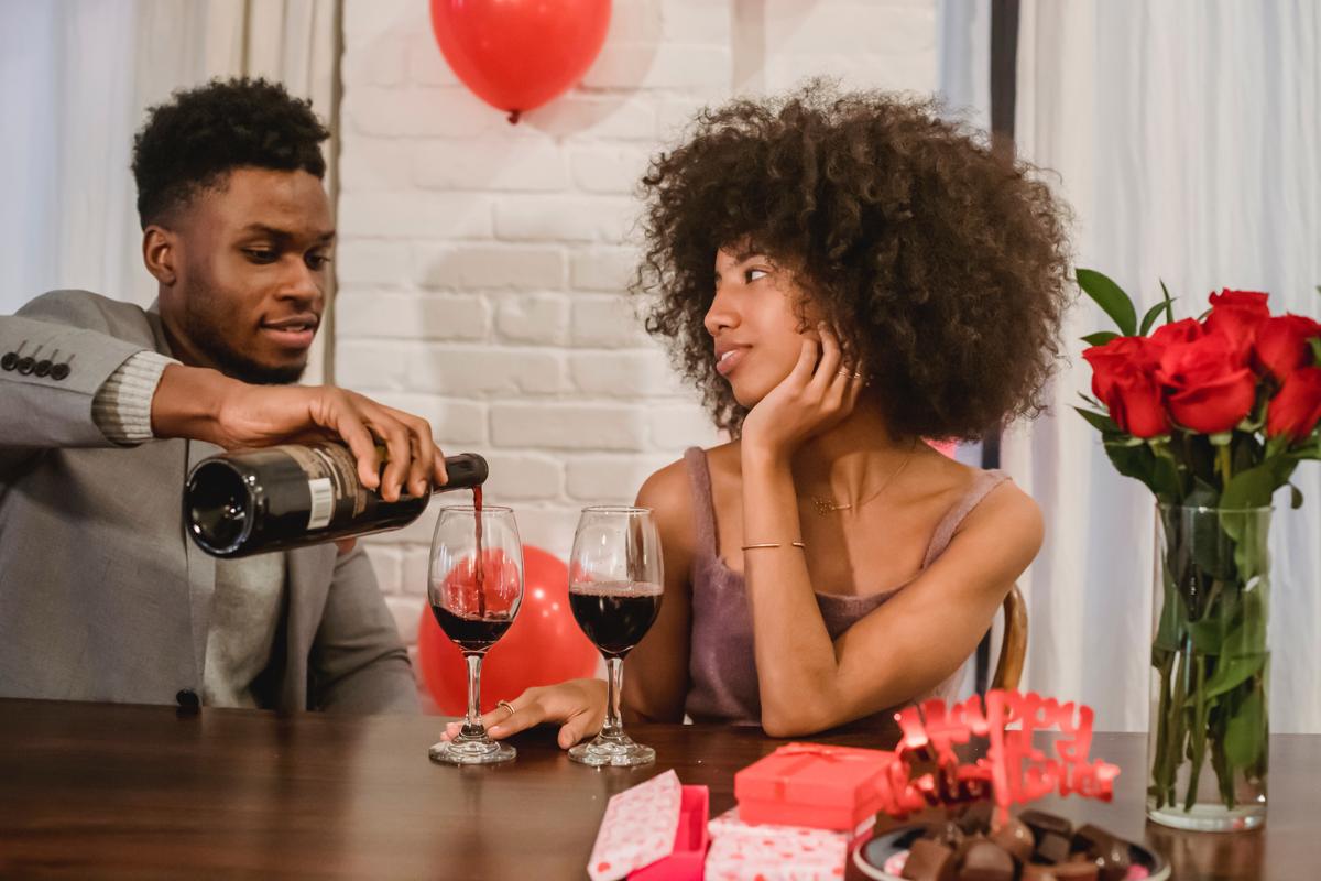 San Valentino si festeggia al ristorante: la spesa media sarà di 53 euro San Valentino si festeggia al ristorante: la spesa media sarà di 53 euro