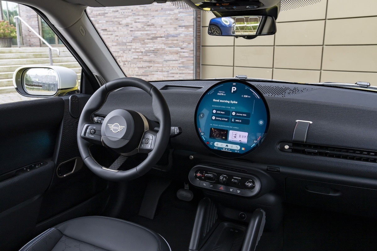 La Nuova MINI Cooper E, unisce stile e sostenibilità La Nuova MINI Cooper E, unisce stile e sostenibilità