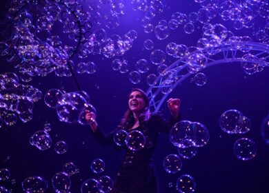 Roma avvolta da una gigantesca bolla di sapone: è la vera bubble revolution