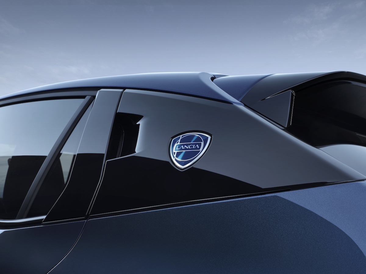 Nuova Lancia Ypsilon Cassina: rivoluzione elettrica nel design italiano Nuova Lancia Ypsilon Cassina: rivoluzione elettrica nel design italiano
