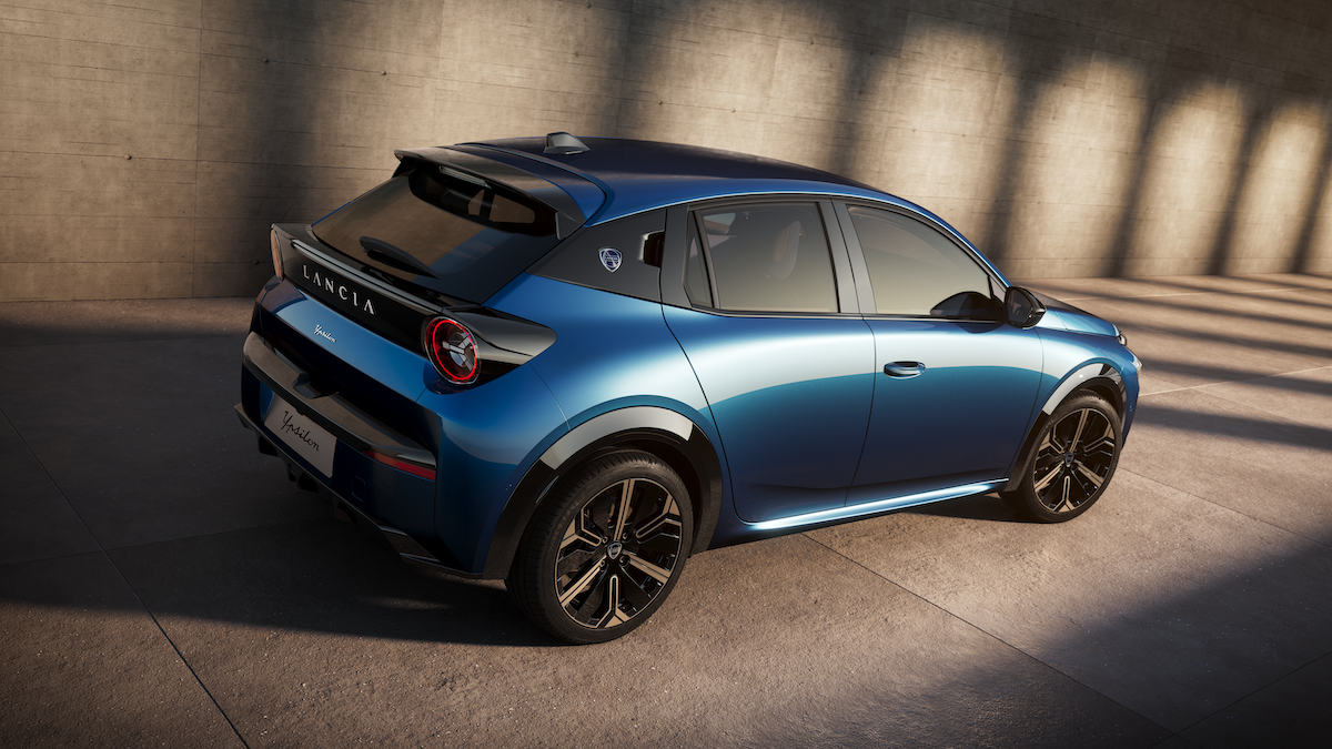 Nuova Lancia Ypsilon Cassina: rivoluzione elettrica nel design italiano Nuova Lancia Ypsilon Cassina: rivoluzione elettrica nel design italiano
