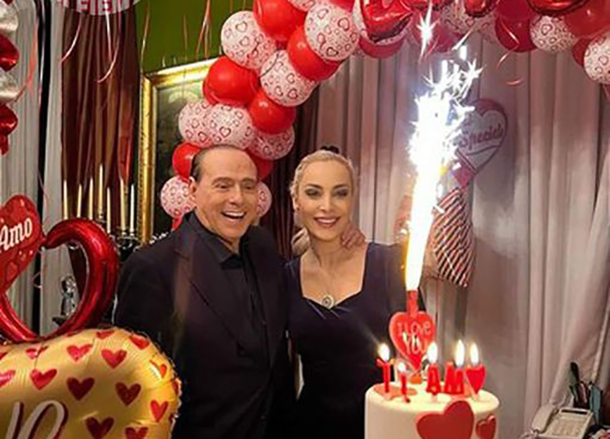 Affari in Rete, a San Valentino Fascina ricorda il suo Silvio Affari in Rete, a San Valentino Fascina ricorda il suo Silvio
