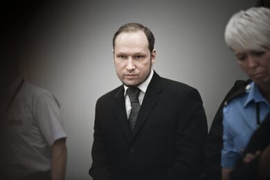 Neonazista killer perde causa contro Oslo per trattamento inumano in carcere