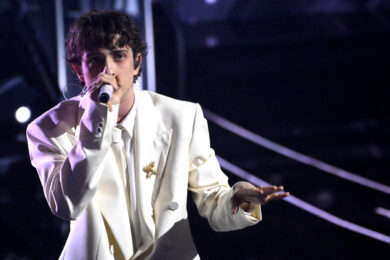 Dal duetto con Aitana alla depressione, Sangiovanni si ferma: “Non sto bene”