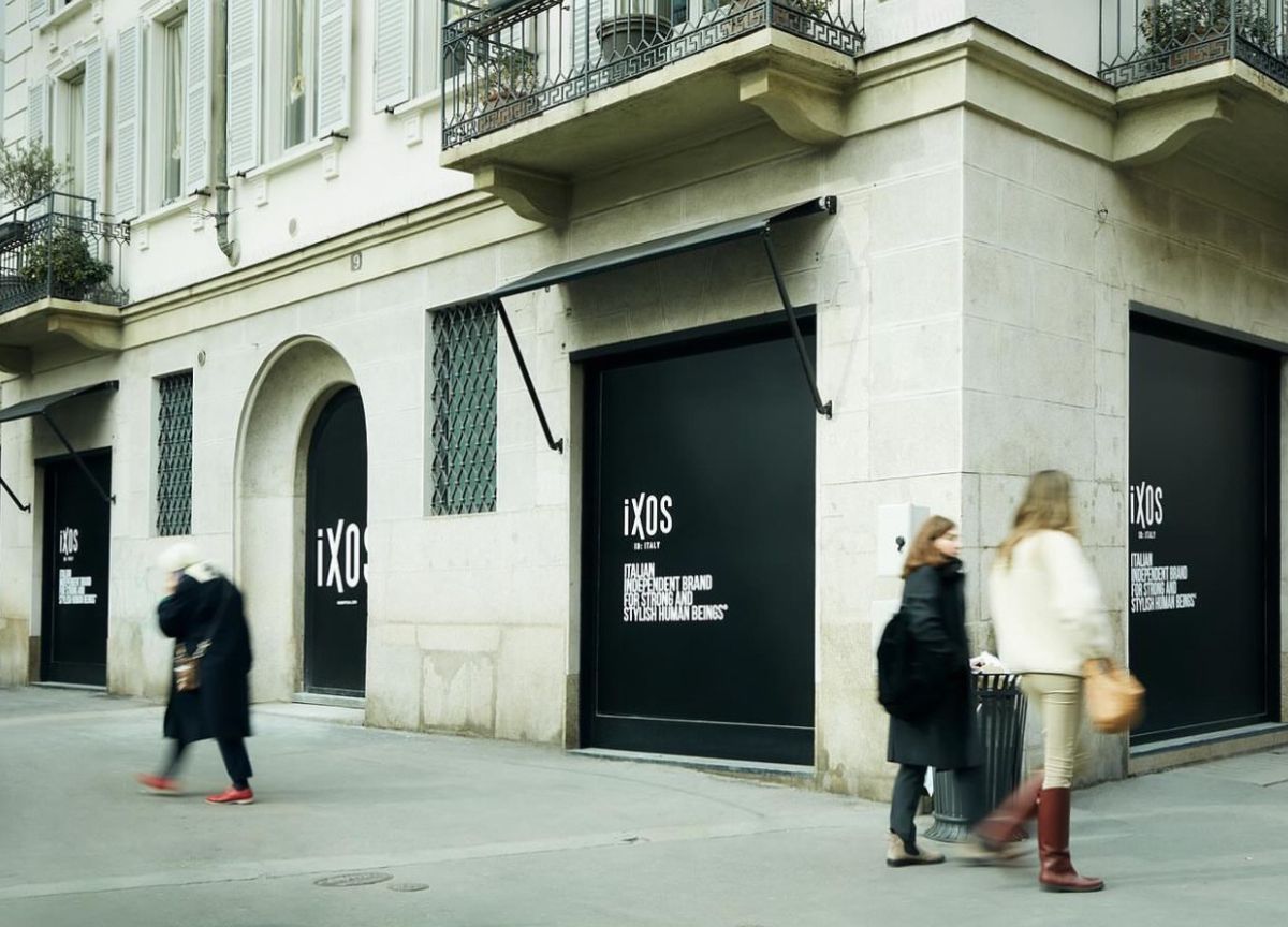 Apre a Milano nel cuore della fashion week il primo monomarca Ixos Apre a Milano nel cuore della fashion week il primo monomarca Ixos