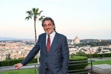 Unipol, cosa c’è dietro lo show di Cimbri: da “Montani stai sereno” a Vasco