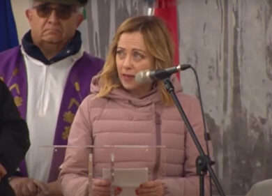 Rai, il giallo sulla fiction su Don Gallo. Vasco sui social: “Solita storia”