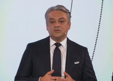 Renault, De Meo: “Le fusioni non bastano più, ecco come rispondere alla Cina”