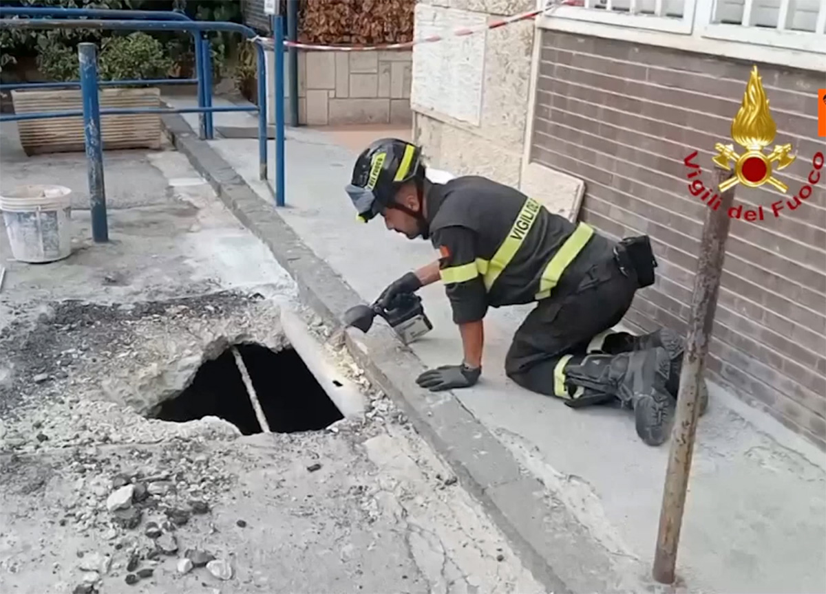 Firenze, cede muro di contenimento in cantiere: 3 operai morti, altri dispersi Firenze, cede muro di contenimento in cantiere: 3 operai morti, altri dispersi