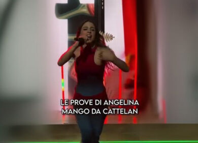 Angelina Mango ospite da Cattelan è da s-ballo. Le prove