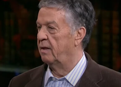 Renato Pozzetto è Dino Conta, allevatore moderno: “Ho una mucca nel Bosco Verticale”