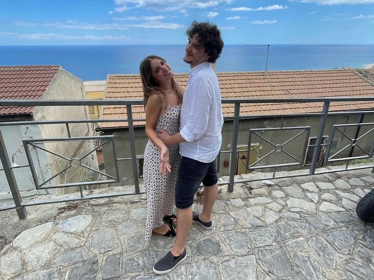 Angelina Mango innamoratissima dopo Sanremo: chi è il fidanzato chitarrista Angelina Mango innamoratissima dopo Sanremo: chi è il fidanzato chitarrista