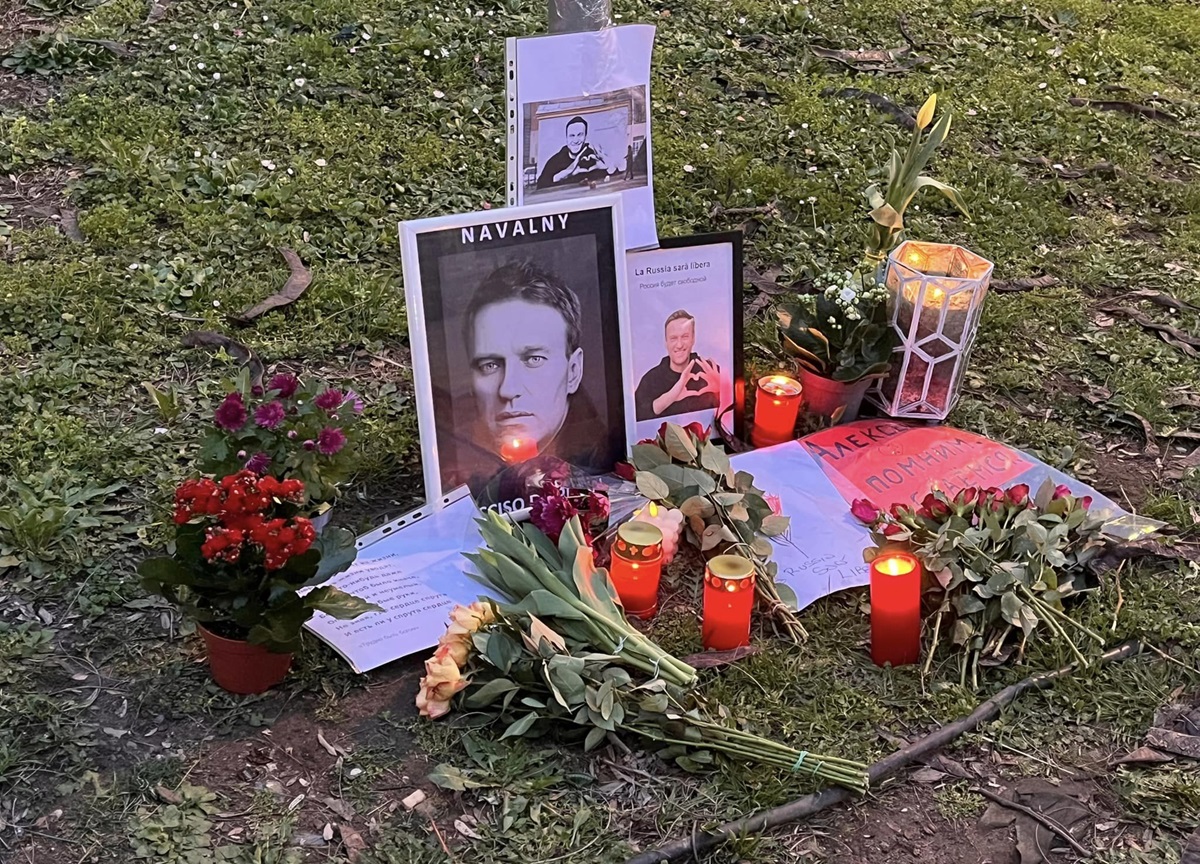 Fiori pro Navalny a Milano, Piantedosi: “Intervento Digos non lede la libertà” Fiori pro Navalny a Milano, Piantedosi: “Intervento Digos non lede la libertà”