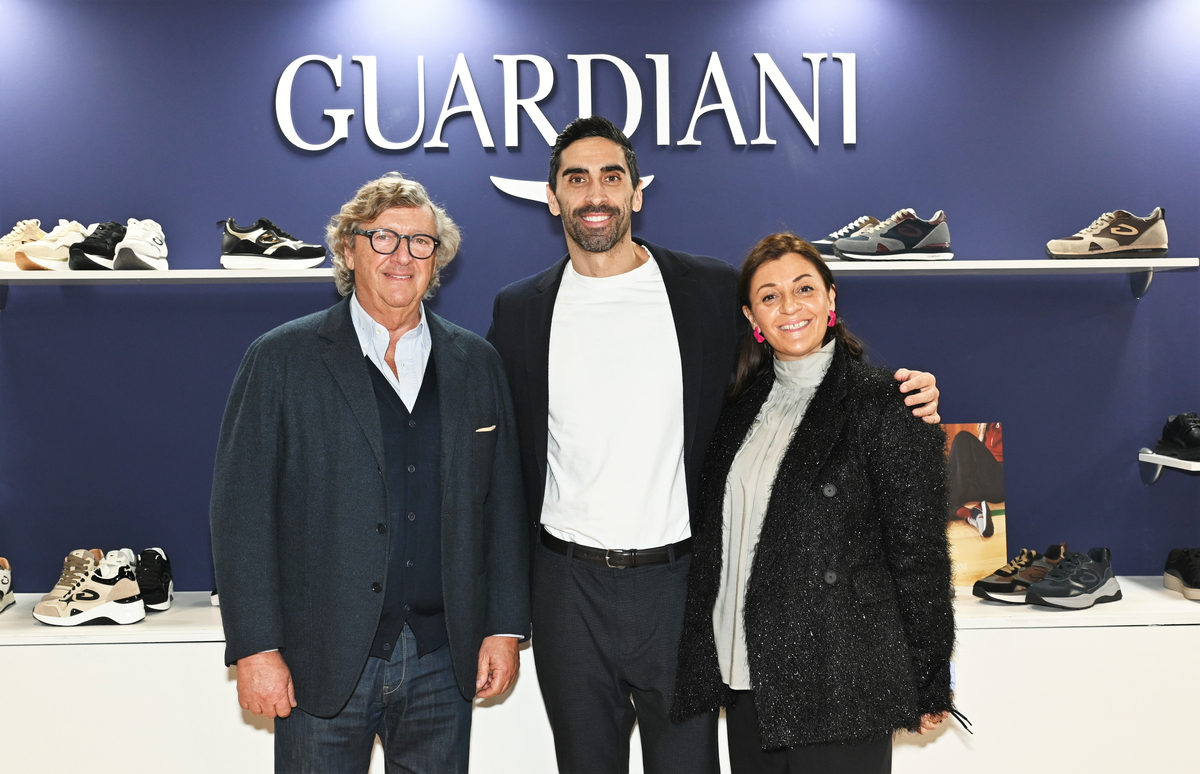 Filippo Magnini celebre nuotatore italiano testimonial di Guardiani Filippo Magnini celebre nuotatore italiano testimonial di Guardiani