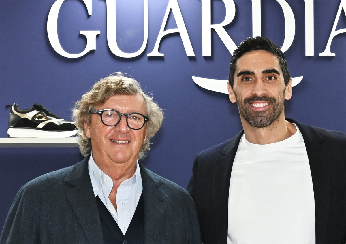 Filippo Magnini celebre nuotatore italiano testimonial di Guardiani Filippo Magnini celebre nuotatore italiano testimonial di Guardiani