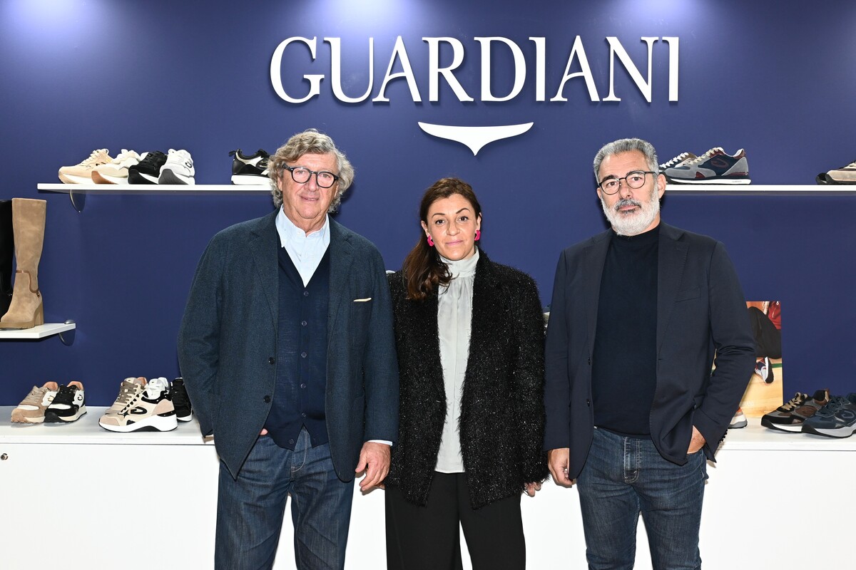 Filippo Magnini celebre nuotatore italiano testimonial di Guardiani Filippo Magnini celebre nuotatore italiano testimonial di Guardiani