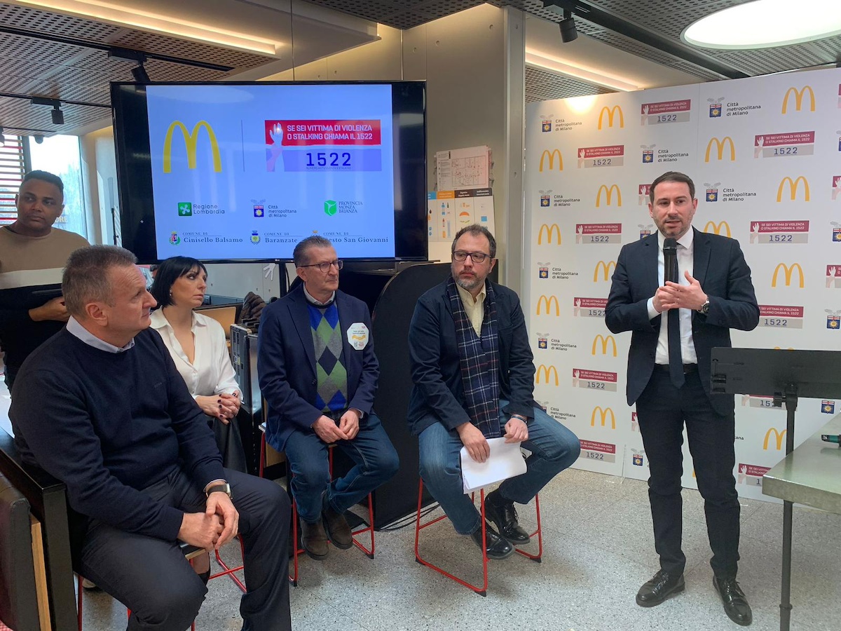 Il ristorante McDonald’s di Cinisello Balsamo contro la violenza sulle donne
