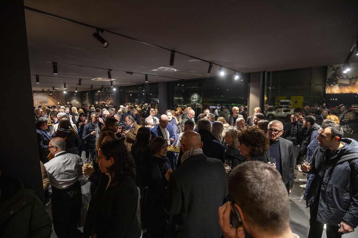 Nuova Lancia Ypsilon Cassina: rivoluzione elettrica e design italiano Nuova Lancia Ypsilon Cassina: rivoluzione elettrica e design italiano