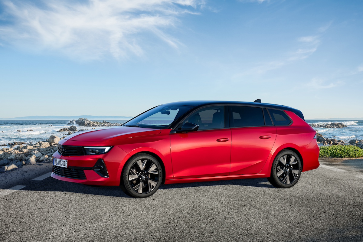 Opel Astra Sports Tourer Electric: La compagna ideale per ogni viaggio