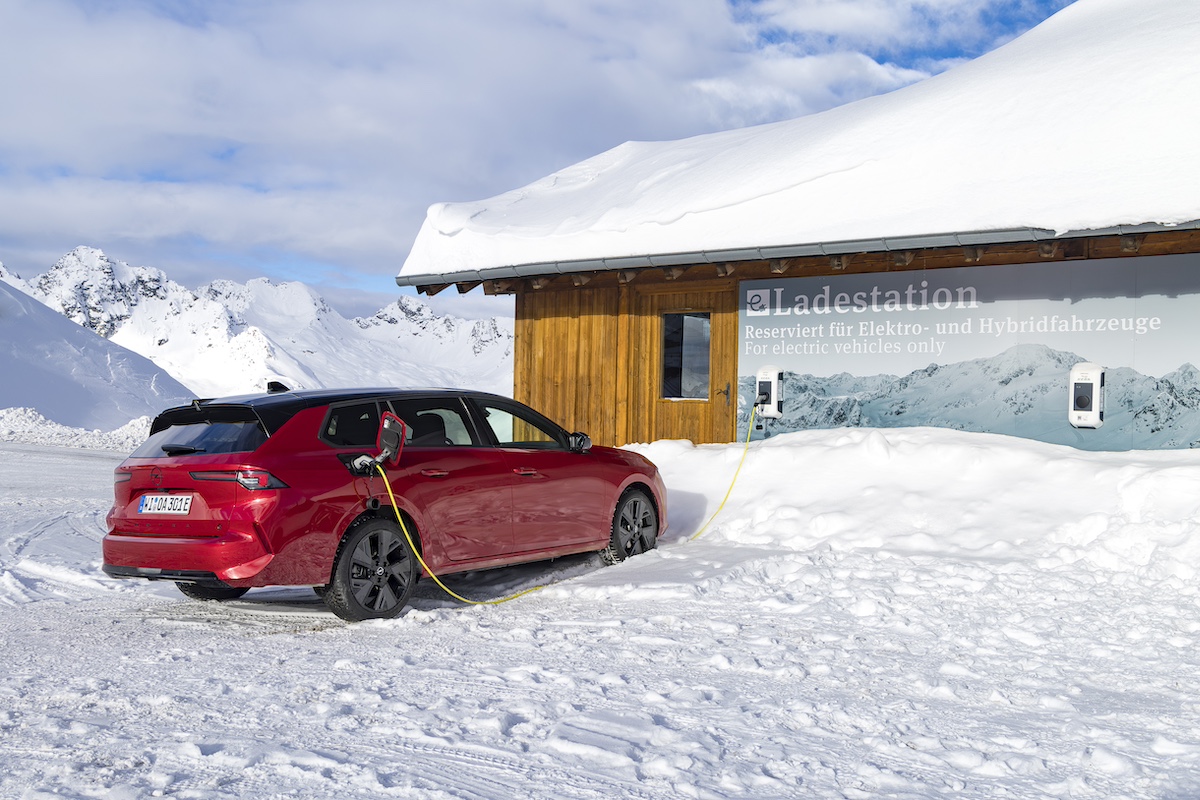 Opel Astra Sports Tourer Electric: La compagna ideale per ogni viaggio