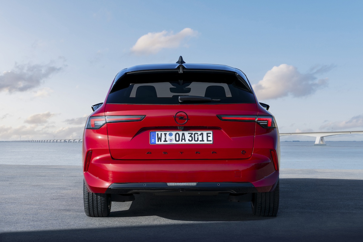 Opel Astra Sports Tourer Electric: La compagna ideale per ogni viaggio