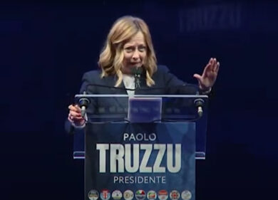 “I giornaloni scrivono che il governo cade, poi si svegliano tutti sudati”