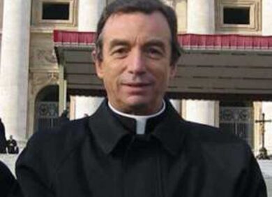 La Chiesa di Roma sconfessa monsignor Tommaso Stenico: giallo aiuti a Gaza