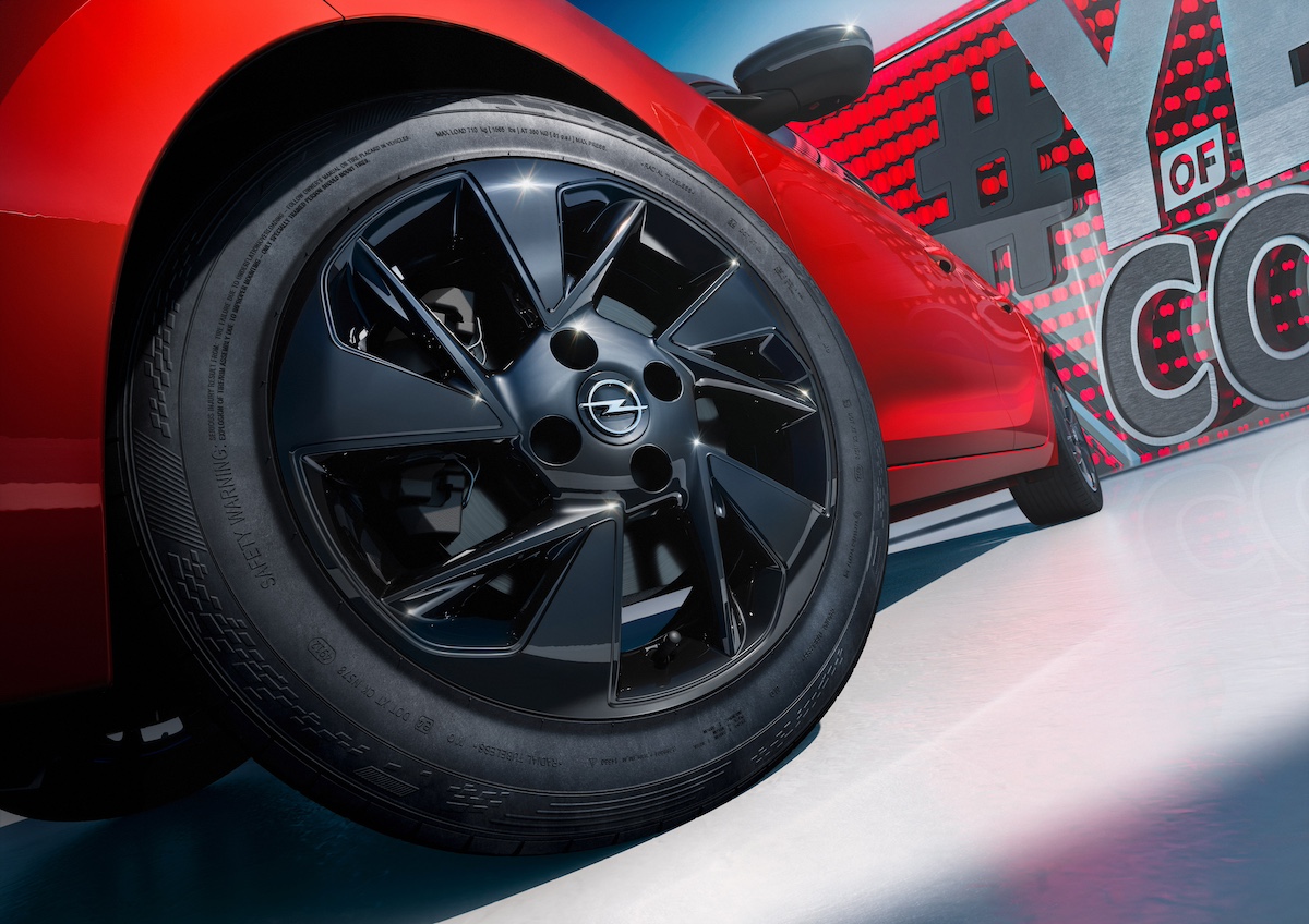 Opel Corsa Electric Yes in edizione speciale, l’ elettrica in stile sportivo Opel Corsa Electric Yes in edizione speciale, l’ elettrica in stile sportivo