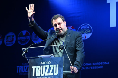 Salvini senza freni: “La droga è merda, chi si fa è un coglione”