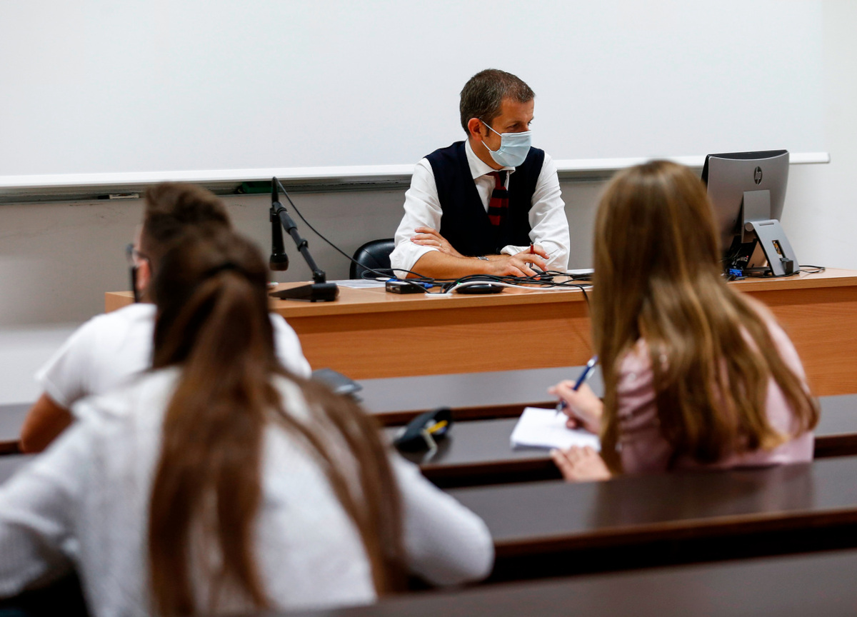 “Quel prof ci prova sempre”: bollenti spiriti a La Sapienza: molestate in 13 “Quel prof ci prova sempre”: bollenti spiriti a La Sapienza: molestate in 13