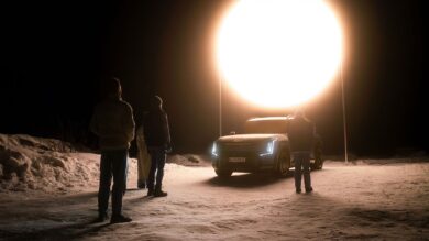 Kia EV9 Illumina la Norvegia con un sole artificiale