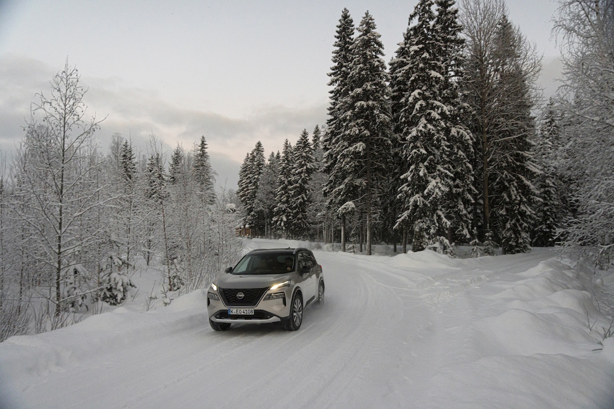 Nissan e-4ORCE: avventura invernale sui ghiacci finlandesi