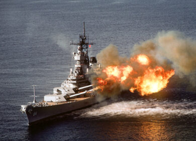 Houthi, attaccate navi Usa: chiazza di petrolio nel Mar Rosso