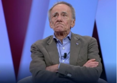 Roberto Vecchioni non trattiene le lacrime in diretta tv: ecco perchè