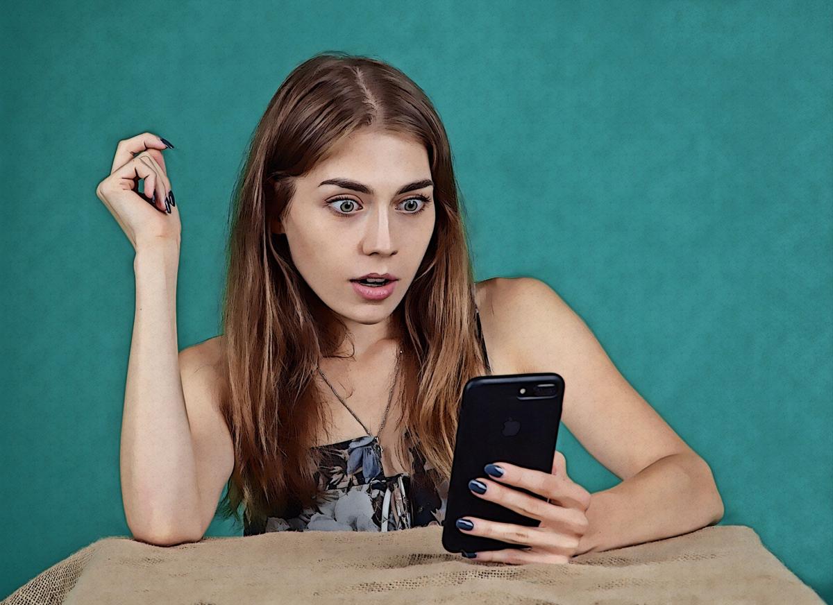 Cellulare scarico? Dalla Cina arriva la batteria che dura per 50 anni Cellulare scarico? Dalla Cina arriva la batteria che dura per 50 anni