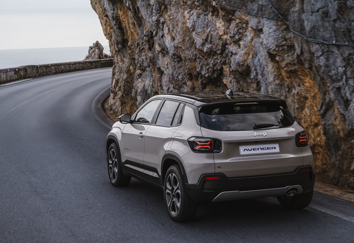 Jeep Avenger 4xe: l’innovazione ibrida che riscrive le regole del fuoristrada Jeep Avenger 4xe: l’innovazione ibrida che riscrive le regole del fuoristrada