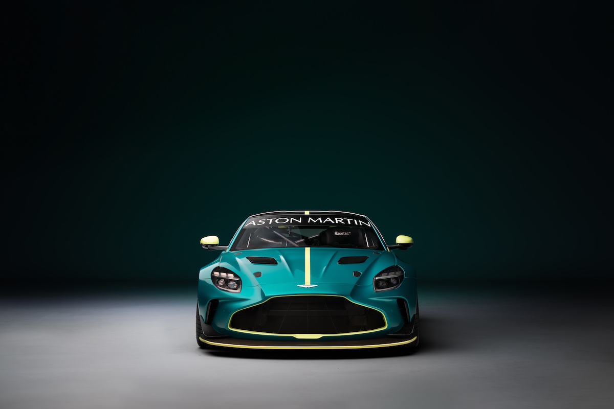 Aston Martin Vantage GT4 2024: innovazione e prestazioni al top nel mondo GT