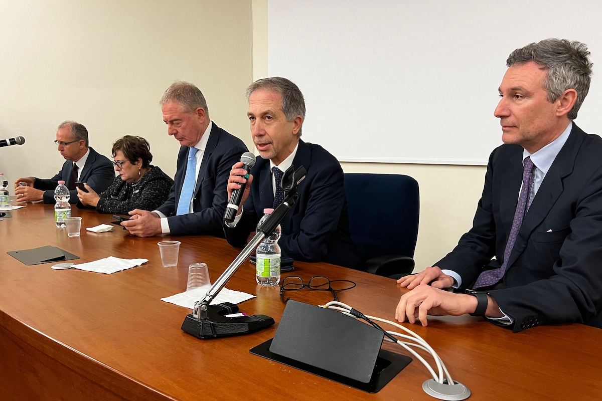 Ex-Ilva, Quaranta ai sindacati: “La produzione non si ferma” Ex-Ilva, Quaranta ai sindacati: “La produzione non si ferma”