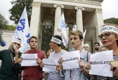 Vannacci indagato, il Mario Mieli durissimo: “Salvini smetta di starnazzare”