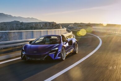 McLaren Artura Spider 2025: innovazione e prestazioni per la supercar ibrida