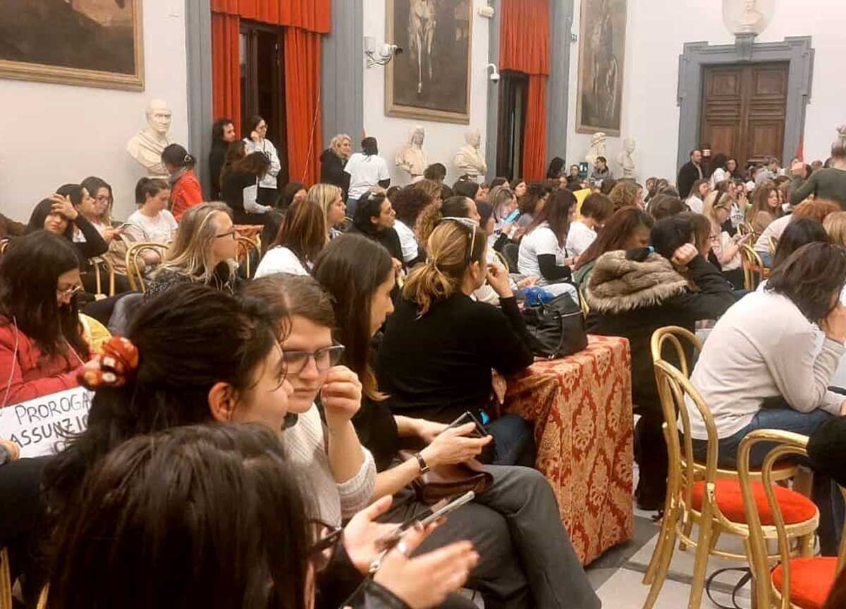Insegnanti precarie occupano il Campidoglio: “Vogliamo parlare con Gualtieri”