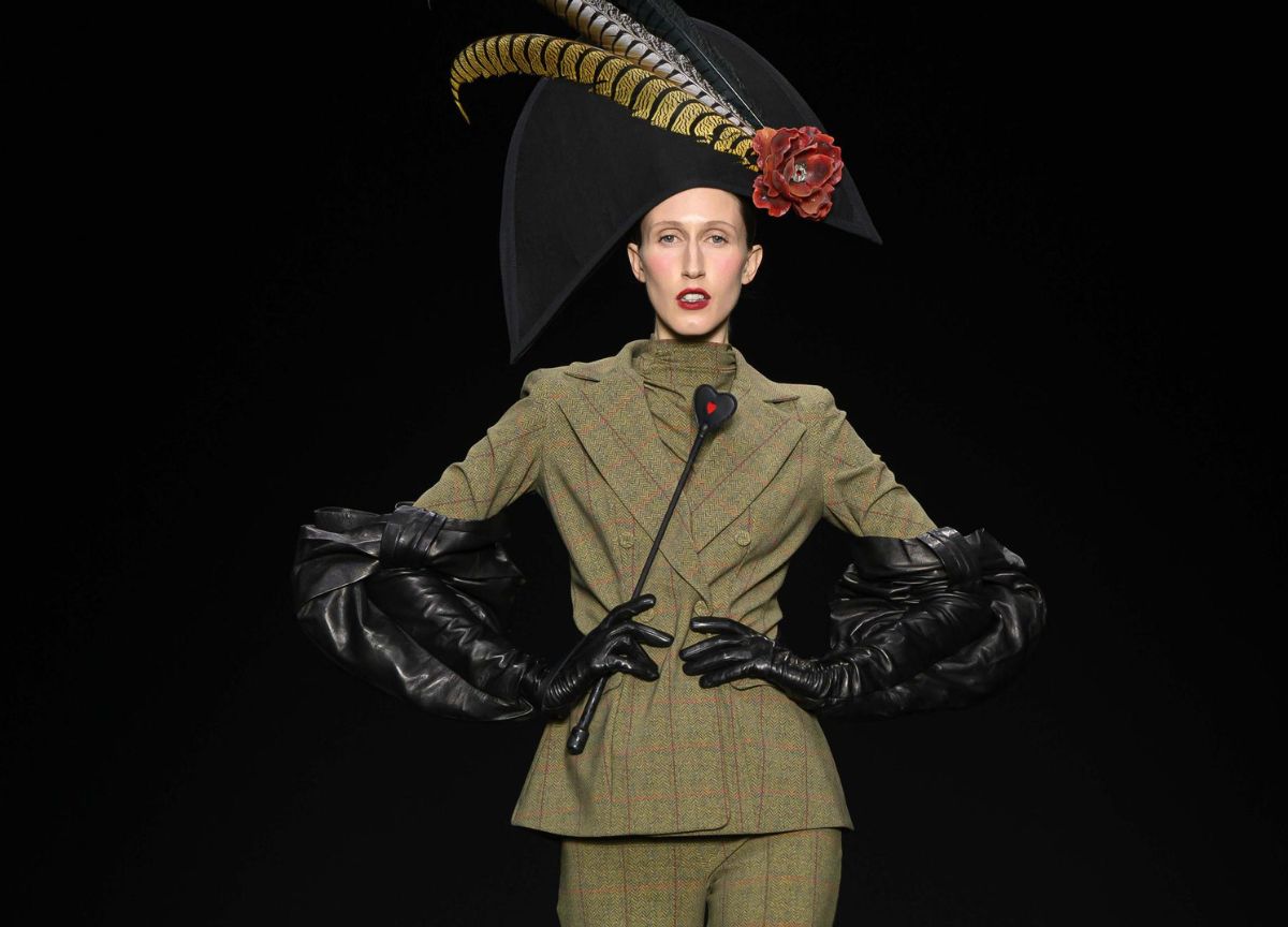 MFW. Da Chiara Boni ecco il british chic irriverente MFW. Da Chiara Boni ecco il british chic irriverente