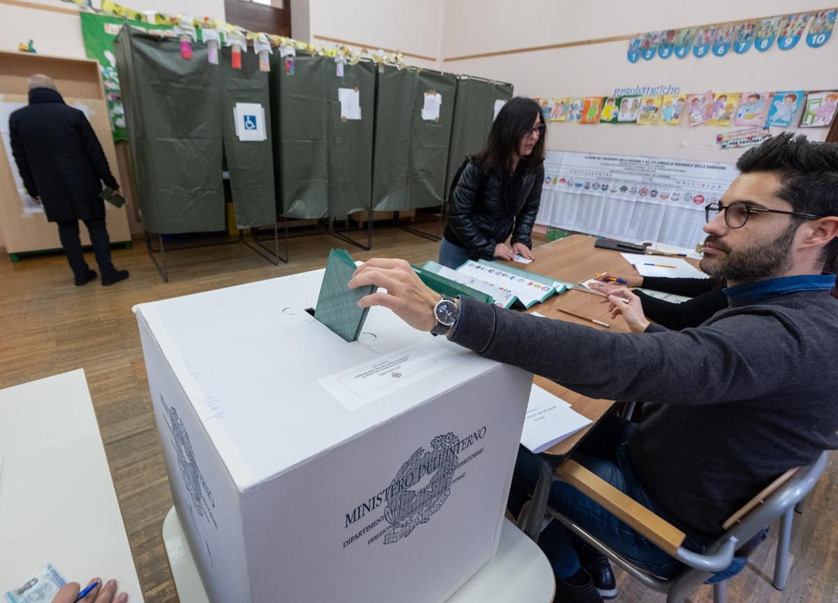 Sardegna, i sospetti sul voto: dati di Cagliari-Sassari volutamente in ritardo Sardegna, i sospetti sul voto: dati di Cagliari-Sassari volutamente in ritardo