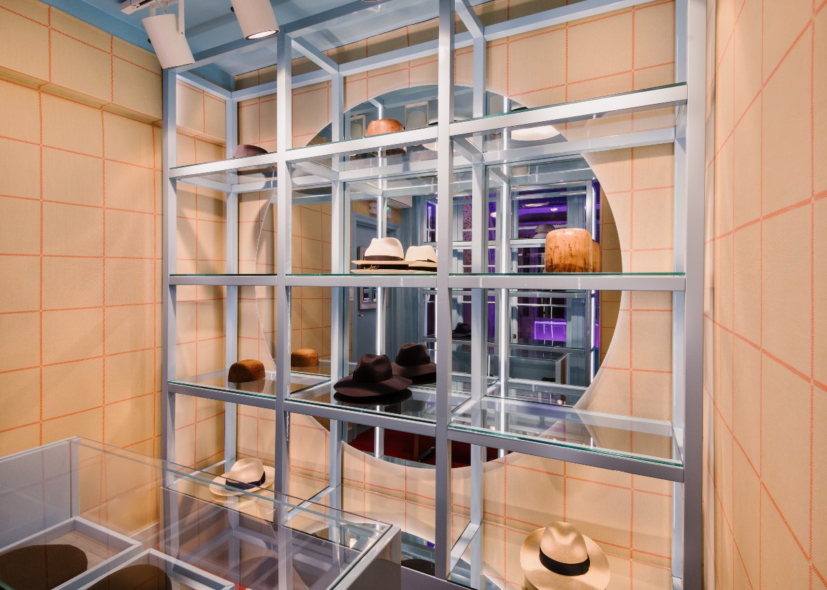 Borsalino, nuova apertura a Londra nel centro commerciale Burlington Arcade Borsalino, nuova apertura a Londra nel centro commerciale Burlington Arcade