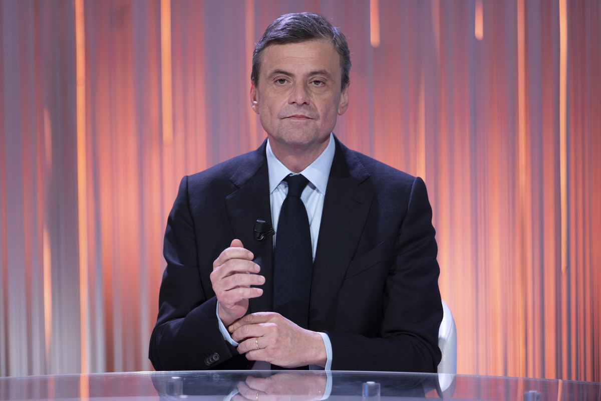 Calenda: “Impossibile non parlare con Conte e il M5s”. L’ultima inversione a U Calenda: “Impossibile non parlare con Conte e il M5s”. L’ultima inversione a U