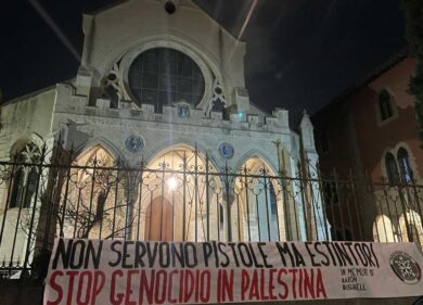 CasaPound, striscioni in memoria del militare che si è immolato a Washington