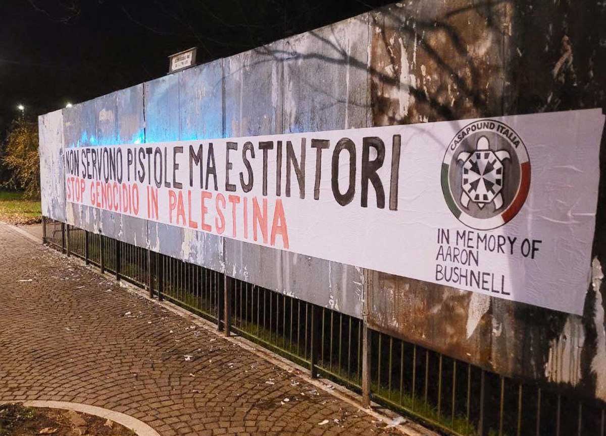 CasaPound, striscioni in memoria del militare che si è immolato a Washington