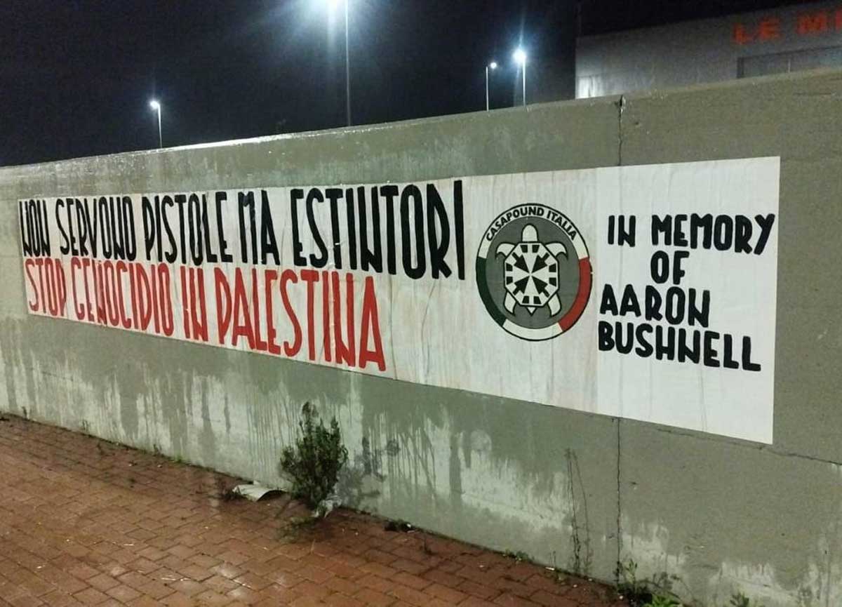 CasaPound, striscioni in memoria del militare che si è immolato a Washington