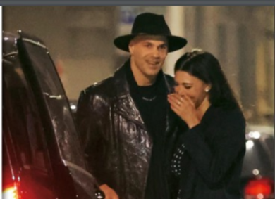 Belen dopo De Martino è di nuovo felice: le foto con la nuova fiamma